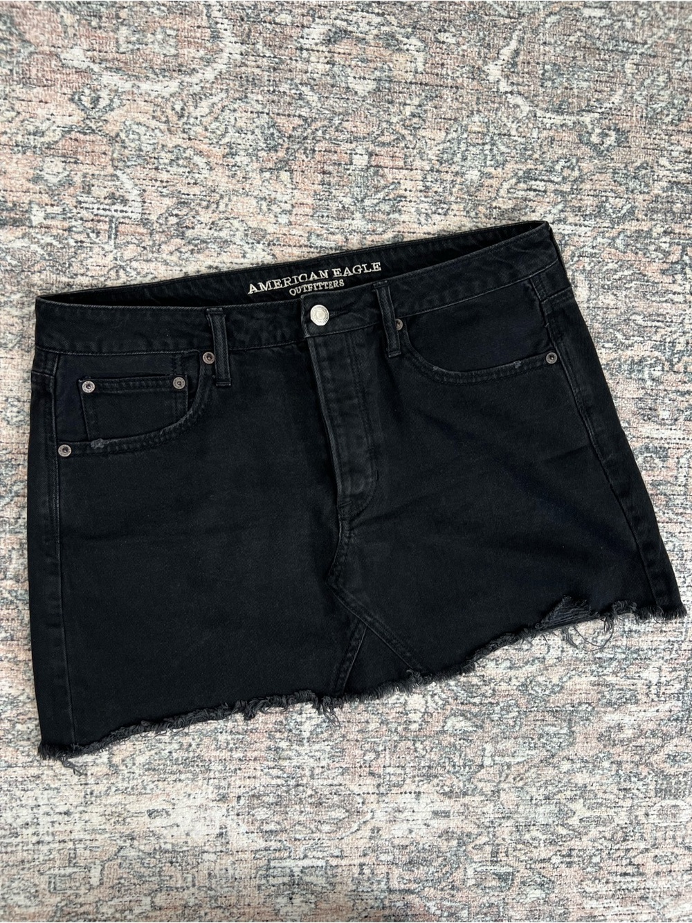 American Eagle Black Denim Mini Skirt Women’s Size 12 Button Fly Raw Hem - Picture 2 of 12